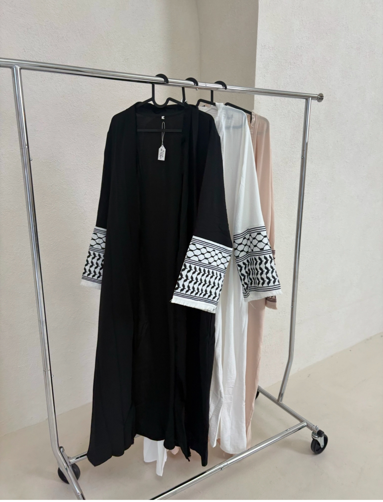 Keffiyeh Abaya - White