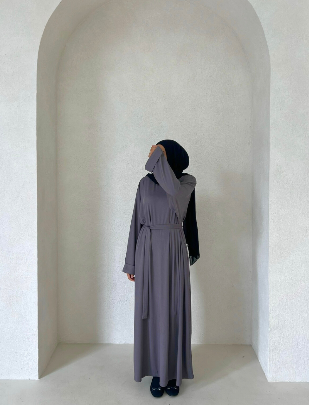 Zainab Lounge Abaya - Charcoal